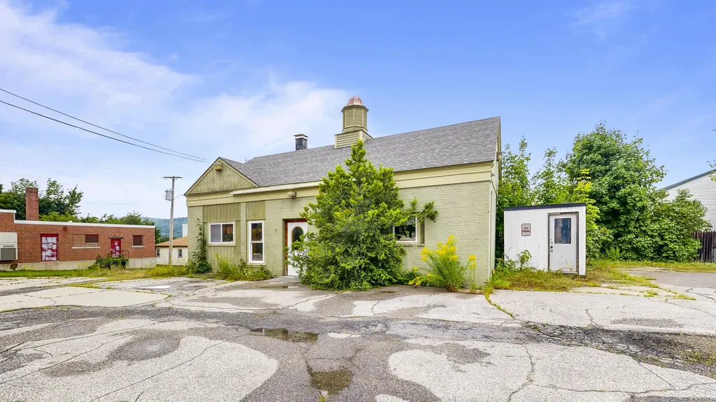 352 Hancock Street Rumford ME 04276