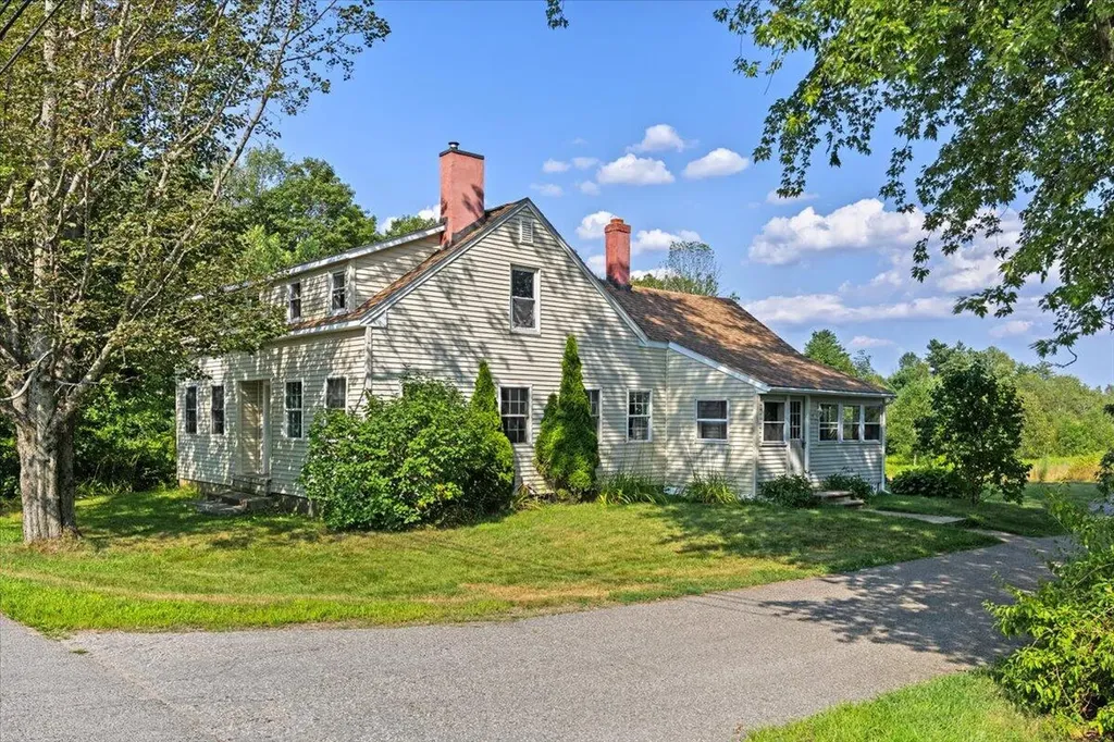379 Narragansett Trail Buxton ME 04093