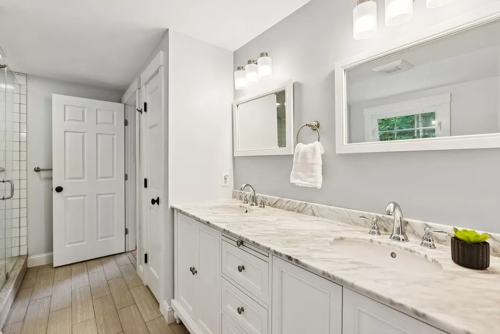 43 Lakeside Drive Falmouth ME 04105