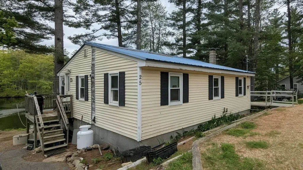 25 Channel Lane Sanford ME 04073
