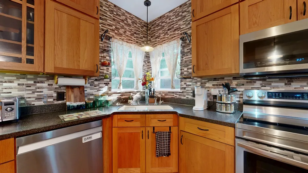 3 Heather Way Gorham ME 04038