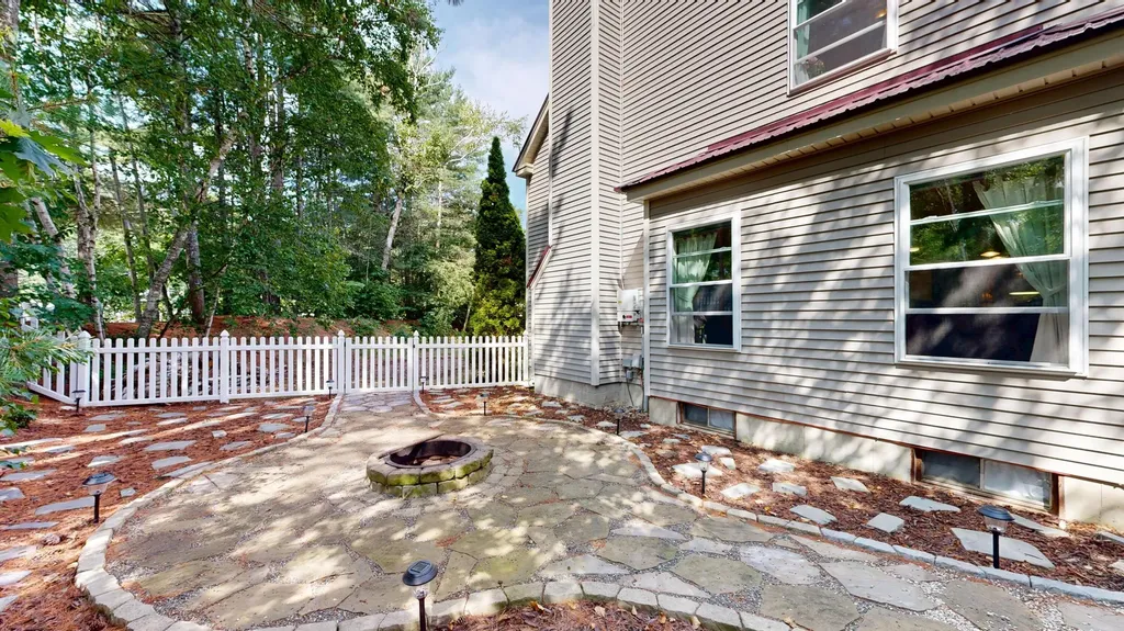 3 Heather Way Gorham ME 04038