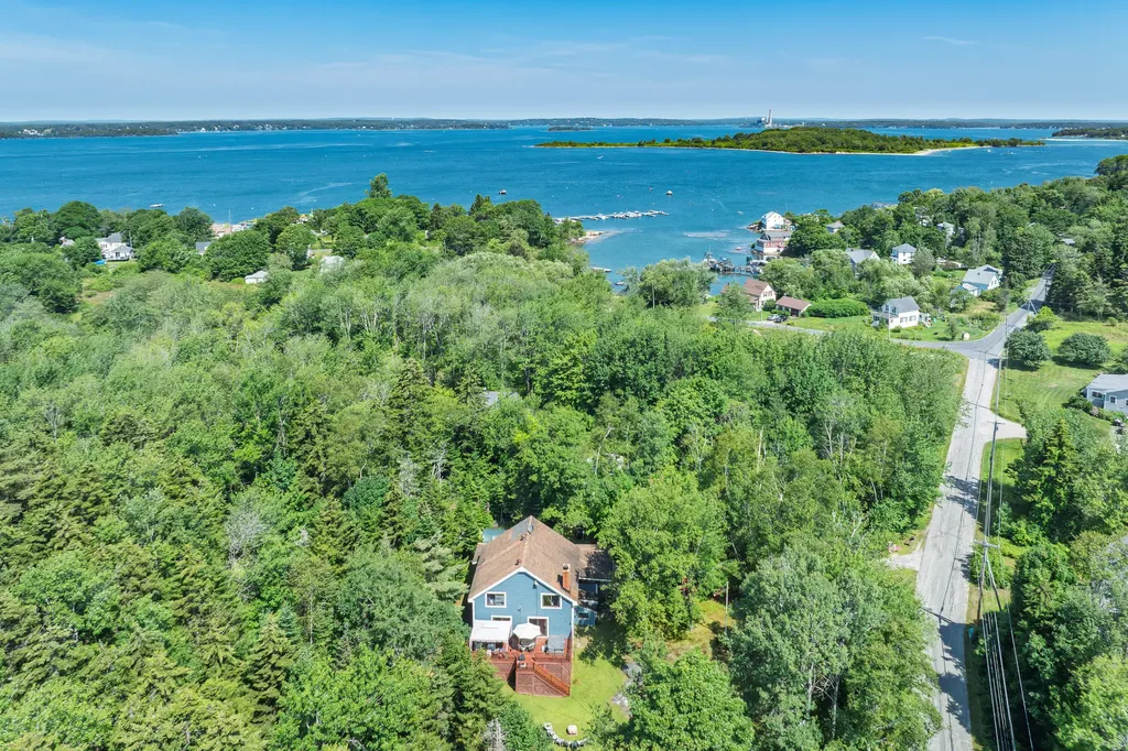 604 Fern Avenue Long Island ME 04050