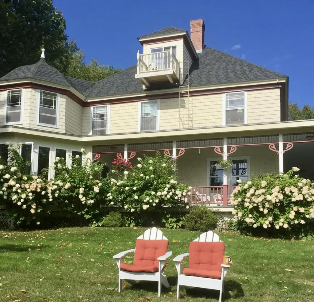 33 Sea View Drive Lincolnville ME 04849