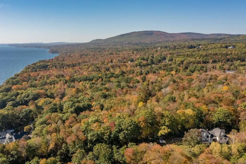 33 Sea View Drive Lincolnville ME 04849
