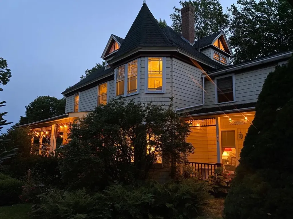 33 Sea View Drive Lincolnville ME 04849