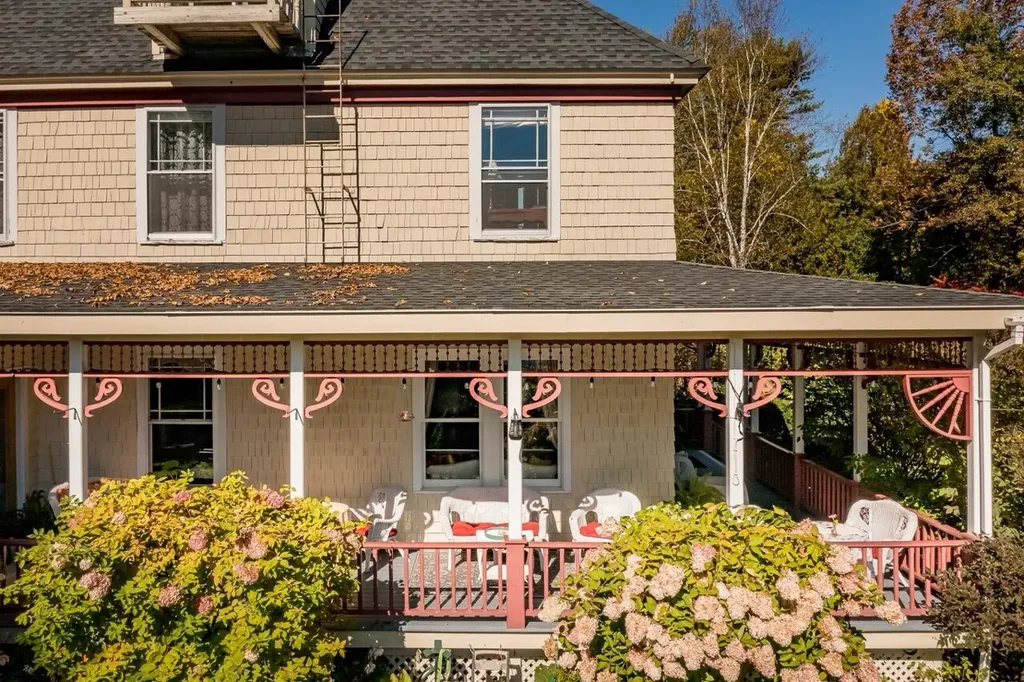 33 Sea View Drive Lincolnville ME 04849