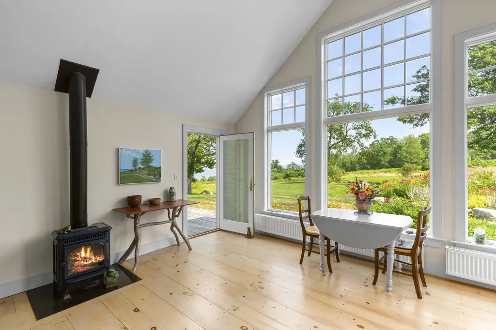 15 Doshen Place Penobscot ME 04476