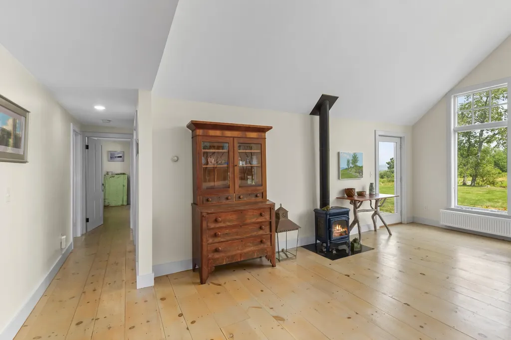 15 Doshen Place Penobscot ME 04476