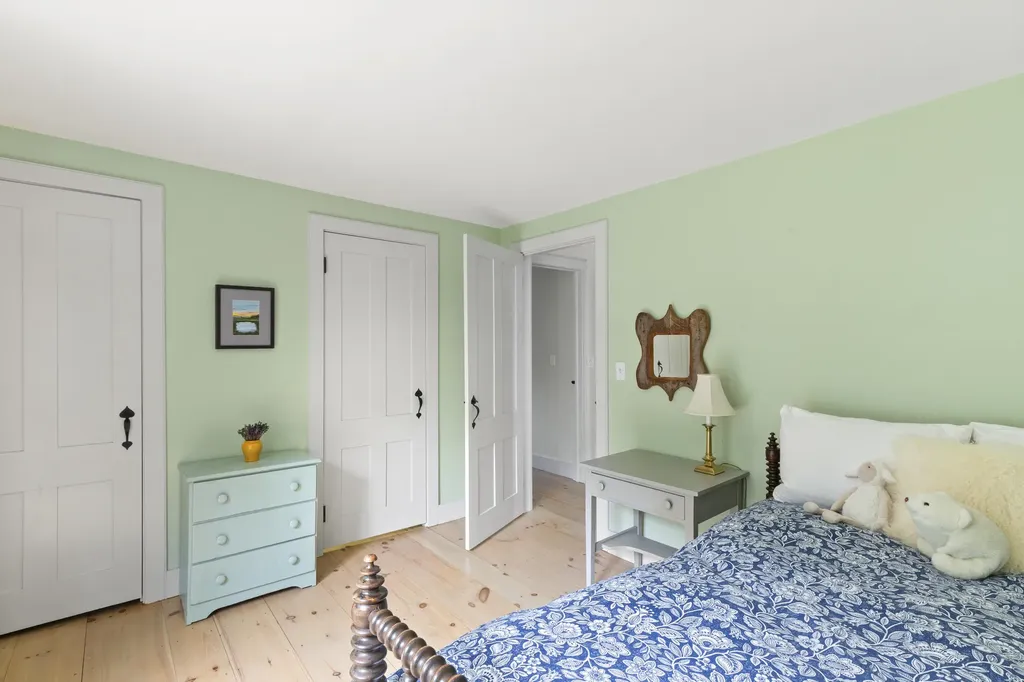 15 Doshen Place Penobscot ME 04476