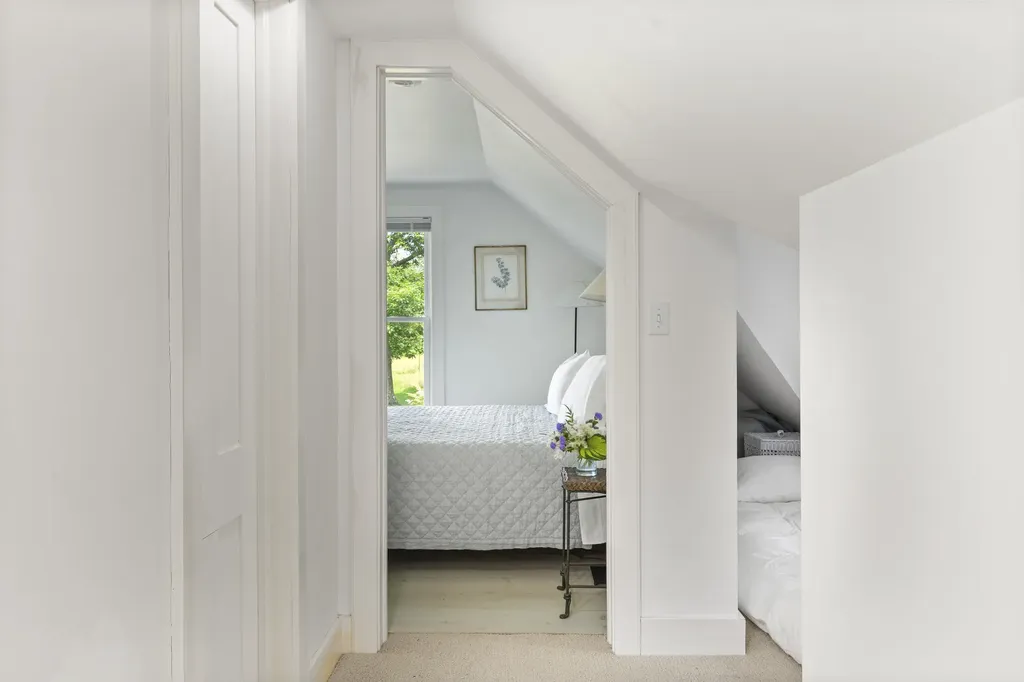 15 Doshen Place Penobscot ME 04476