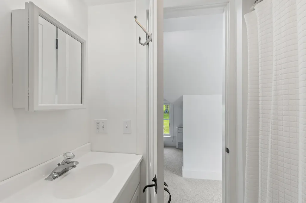 15 Doshen Place Penobscot ME 04476