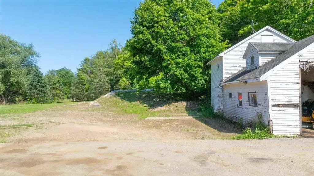 817 Riverside Drive Augusta ME 04330
