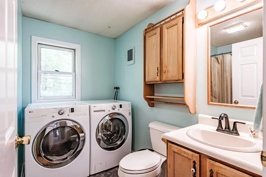 51 Pine Hill Drive Bath ME 04530