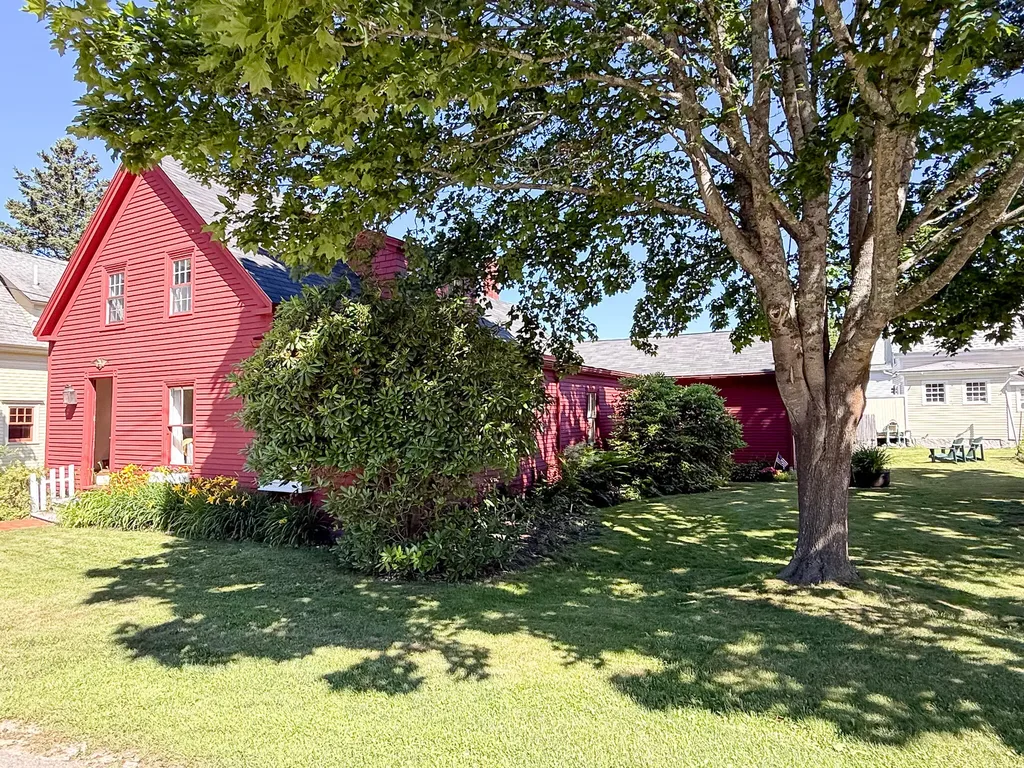 7 Leos Lane Vinalhaven ME 04863
