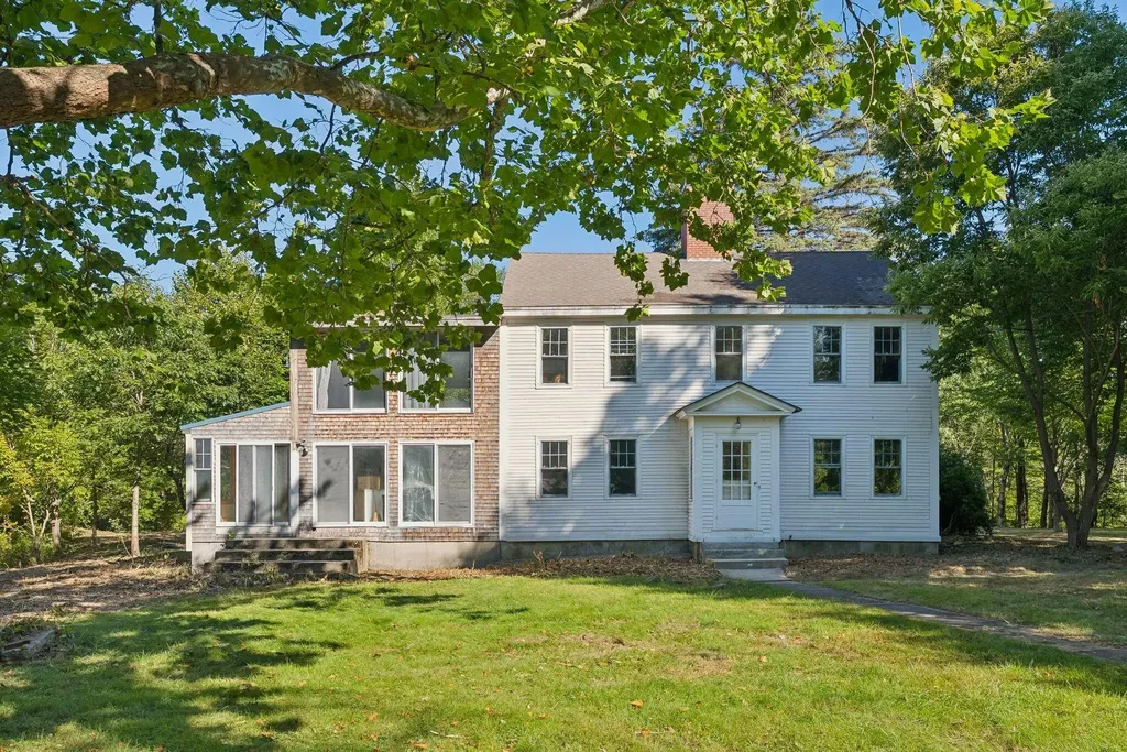 92 Us Route 1 Falmouth ME 04105