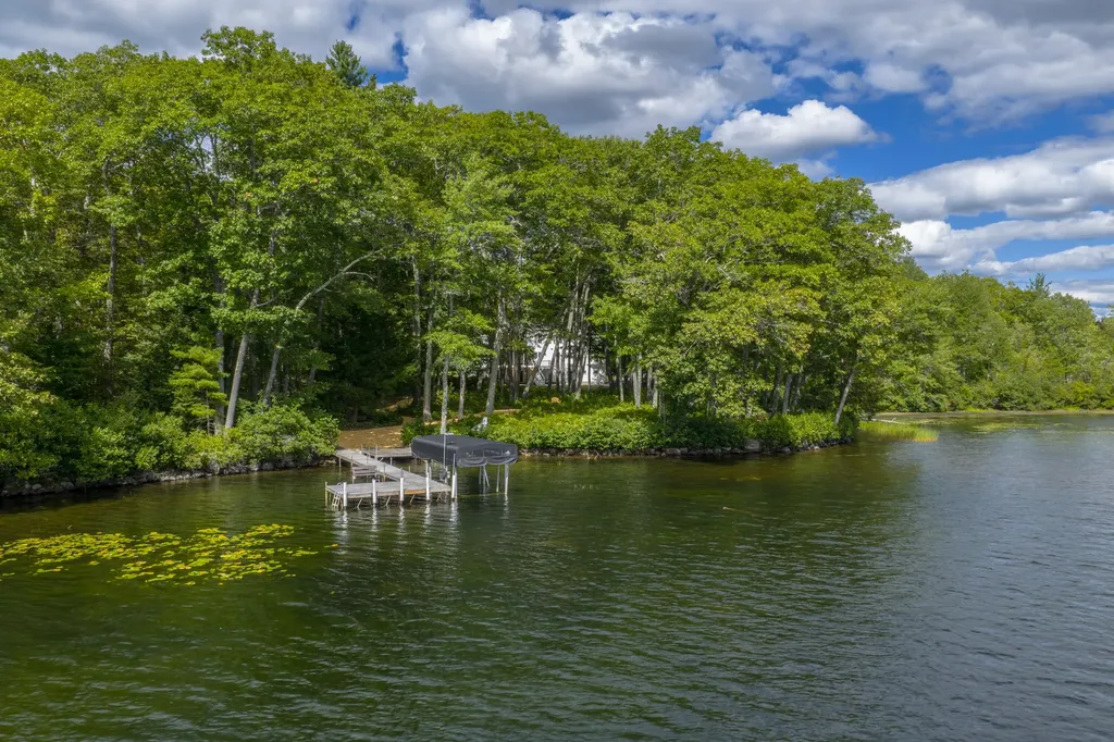 78 Rosewood Drive Raymond ME 04071