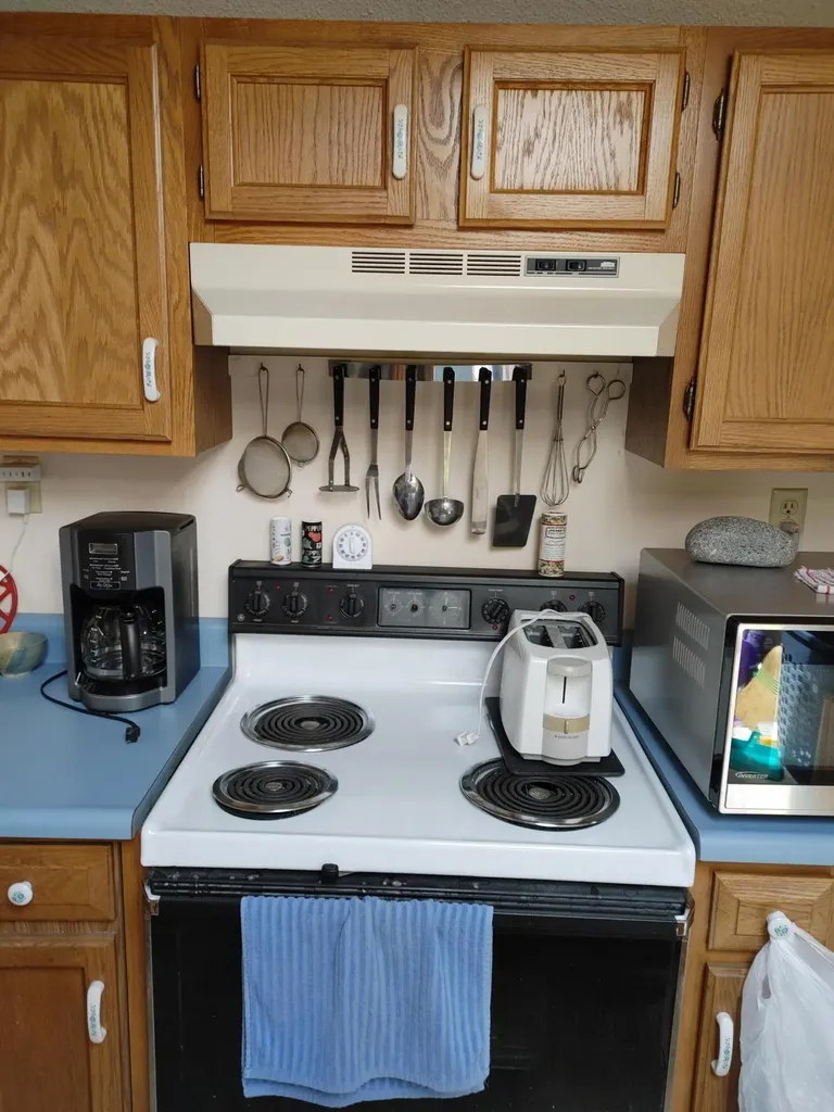 164 W Main Street Searsport ME 04974
