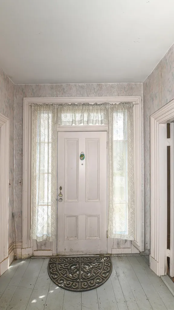 16 Buckfield Road Paris ME 04281
