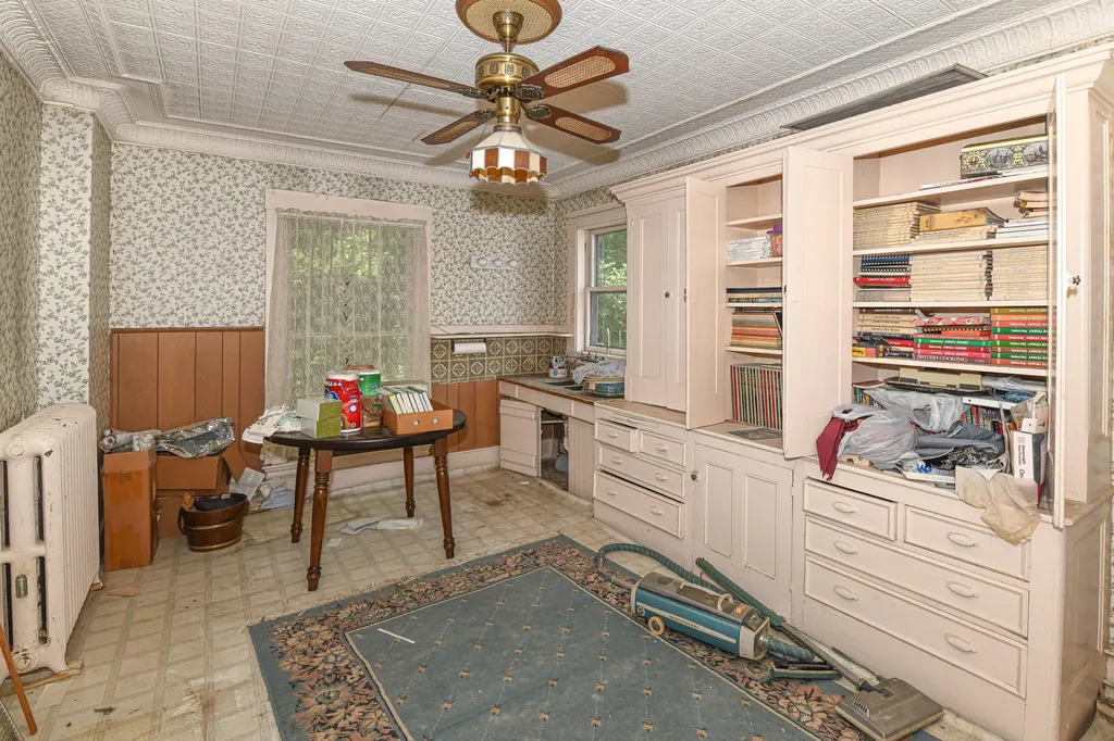 16 Buckfield Road Paris ME 04281