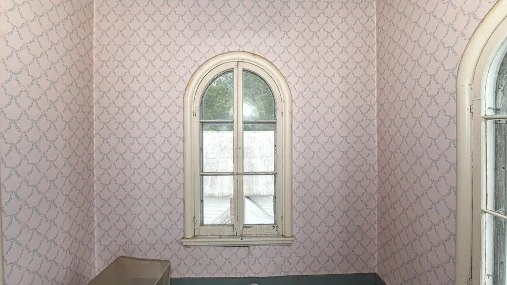 16 Buckfield Road Paris ME 04281