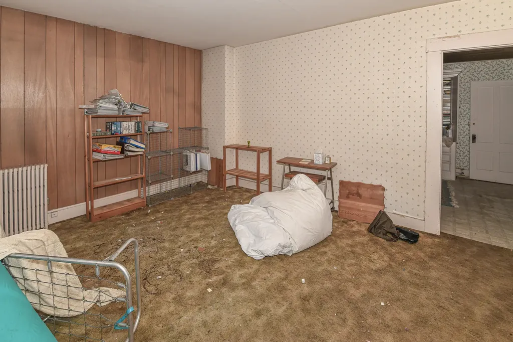 16 Buckfield Road Paris ME 04281