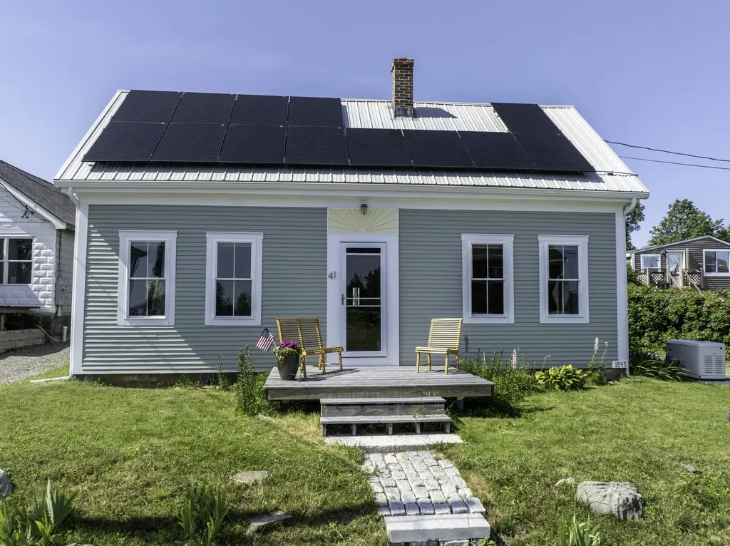 41 Washington Street Lubec ME 04652