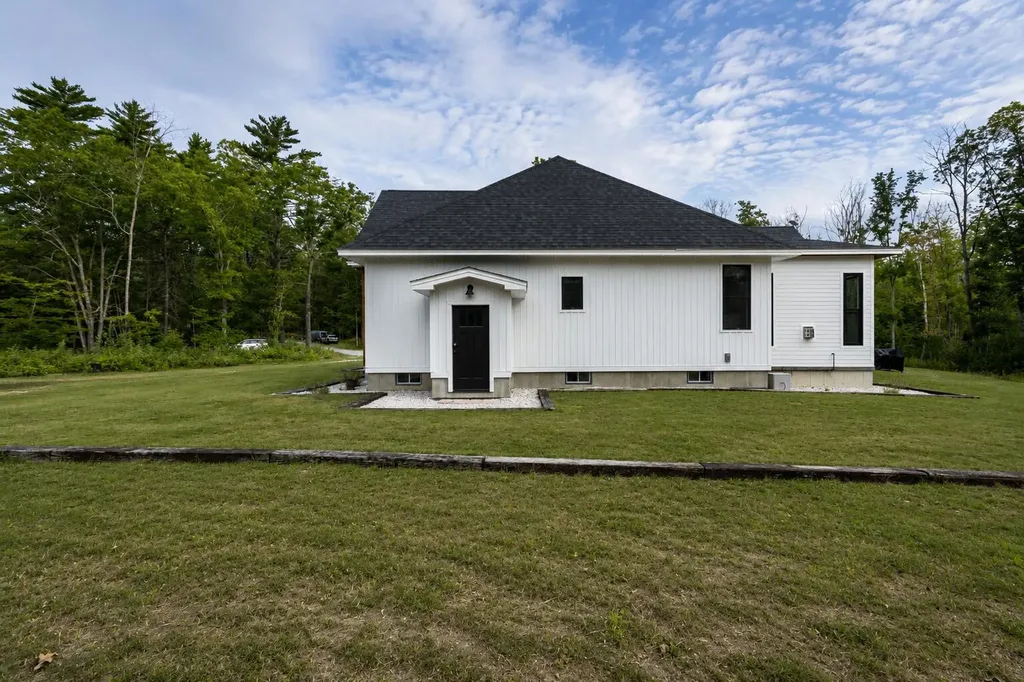 96 Ledgewood Lane Brownfield ME 04010