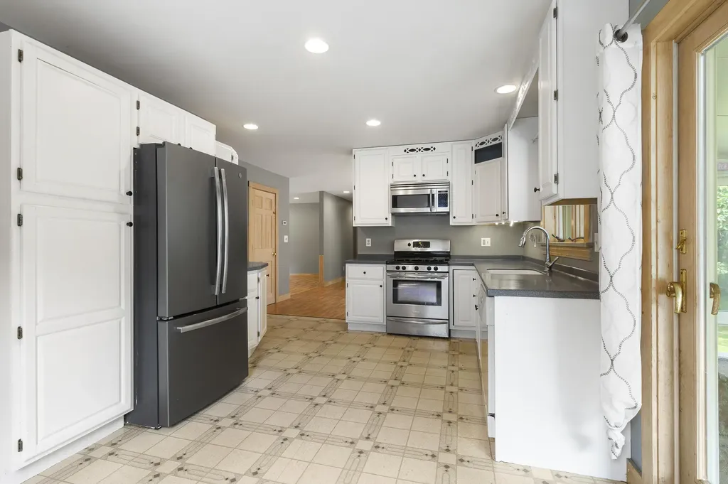 4 Shamrock Lane Damariscotta ME 04543