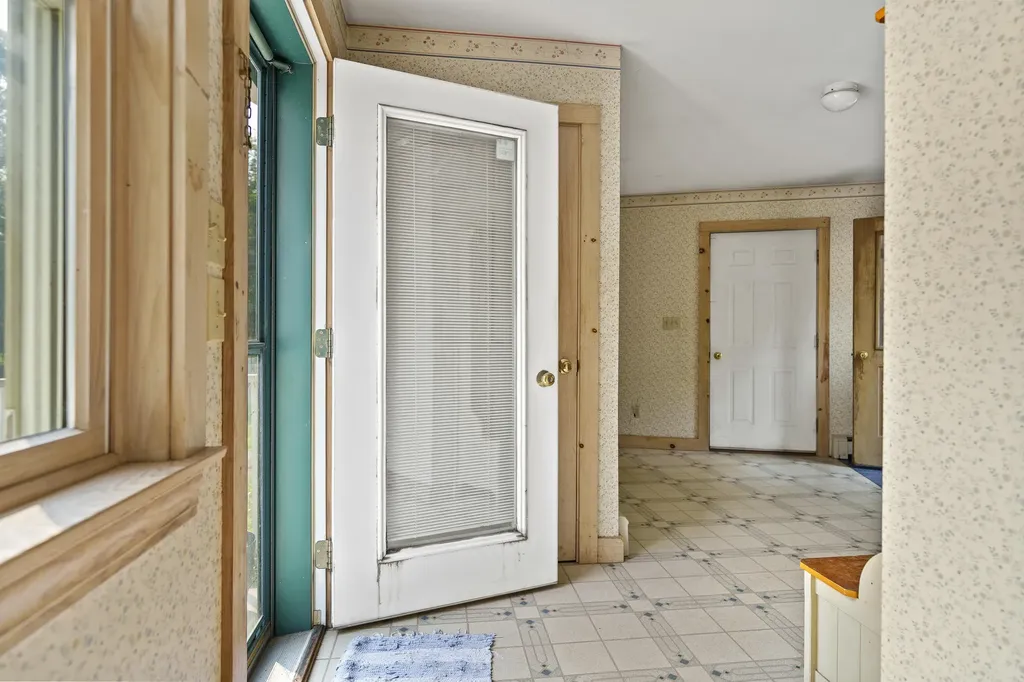 4 Shamrock Lane Damariscotta ME 04543