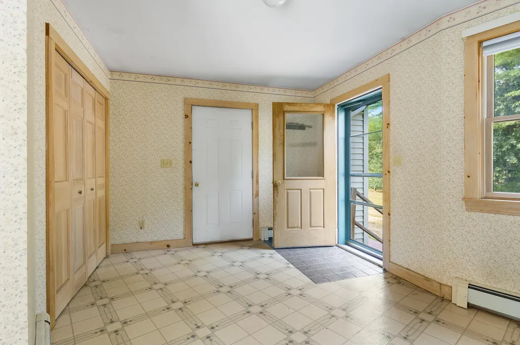 4 Shamrock Lane Damariscotta ME 04543