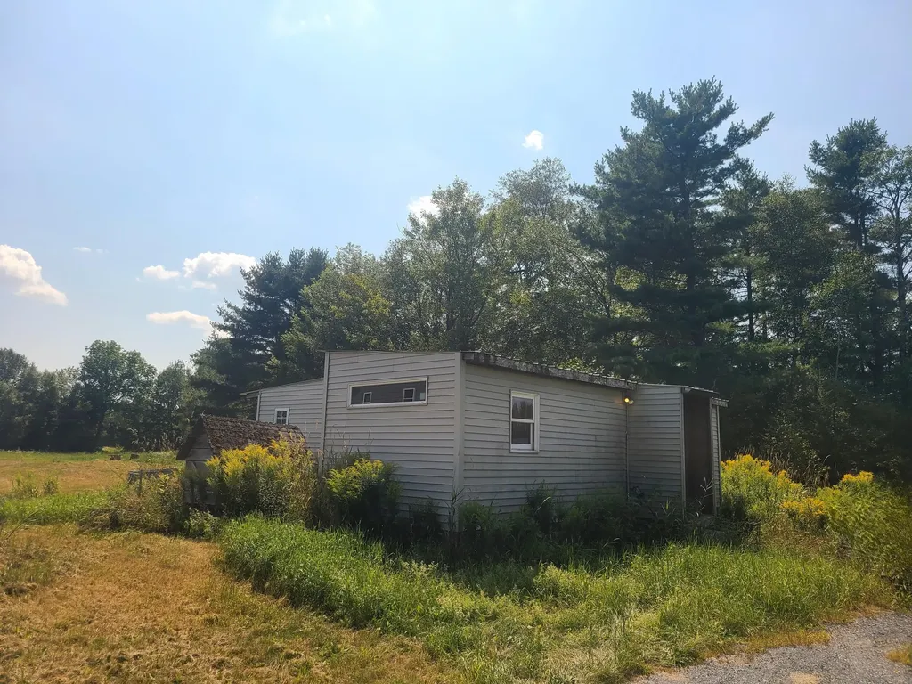 24 Fickett Lane Solon ME 04979