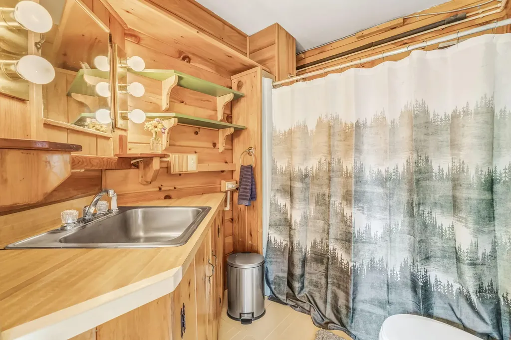 16 Anderson Road Vienna ME 04360