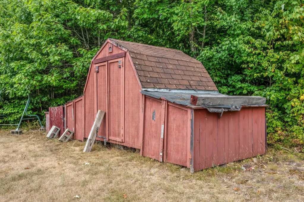 16 Anderson Road Vienna ME 04360