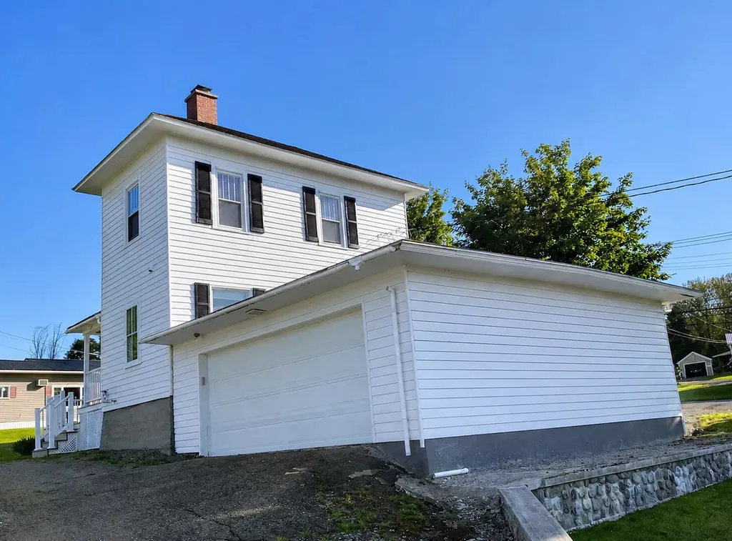 192 Main Street Van Buren ME 04785