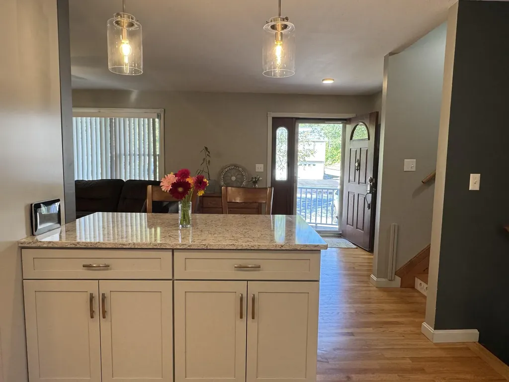 17 Lynn Avenue Brewer ME 04412