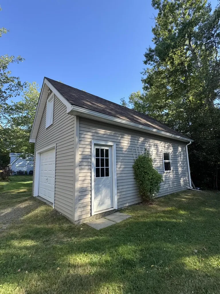 17 Lynn Avenue Brewer ME 04412