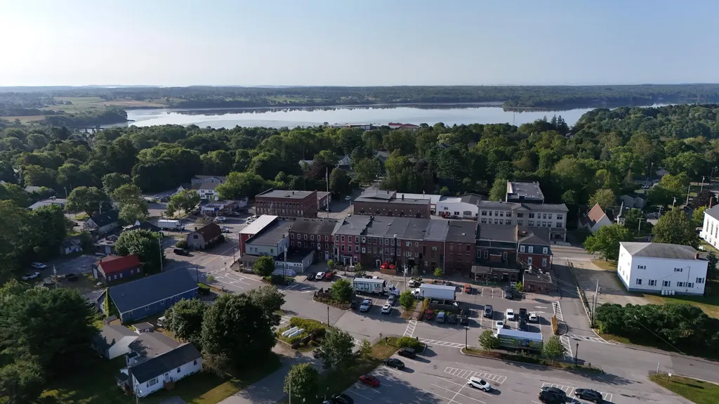 191-193 Main Street Thomaston ME 04861