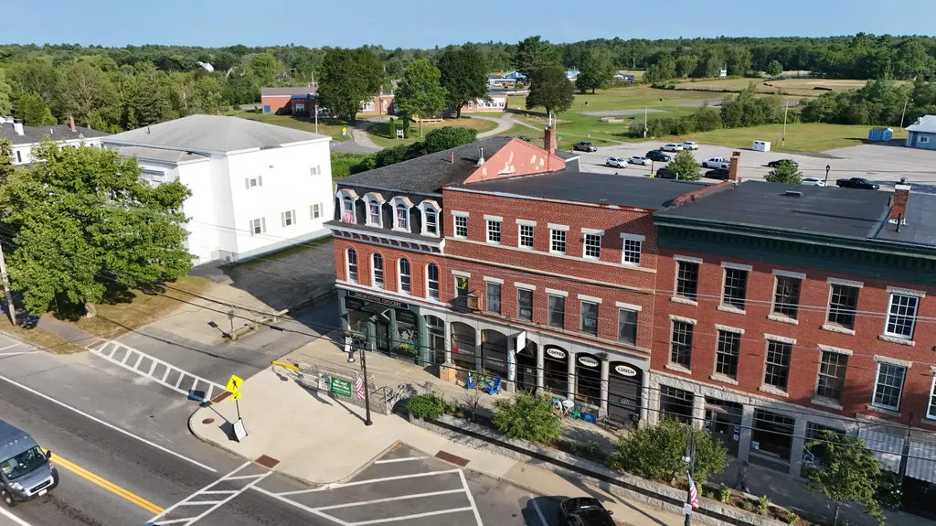 191-193 Main Street Thomaston ME 04861