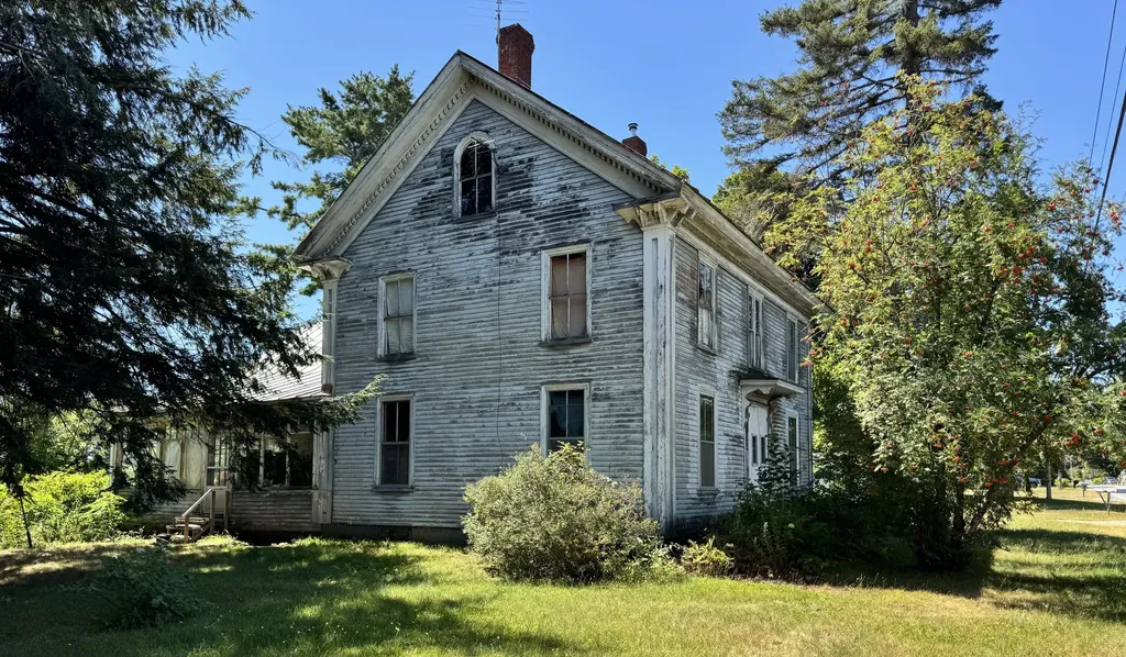 41 River Road Norridgewock ME 04957