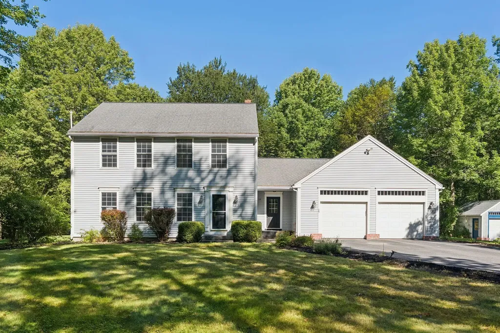 19 Independence Way Falmouth ME 04105