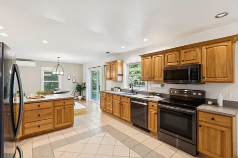 19 Independence Way Falmouth ME 04105