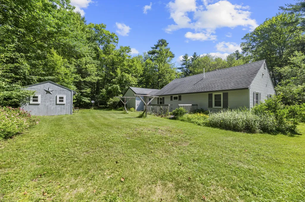 14 Blt Lane Farmingdale ME 04344