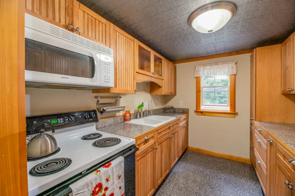 14 Blt Lane Farmingdale ME 04344