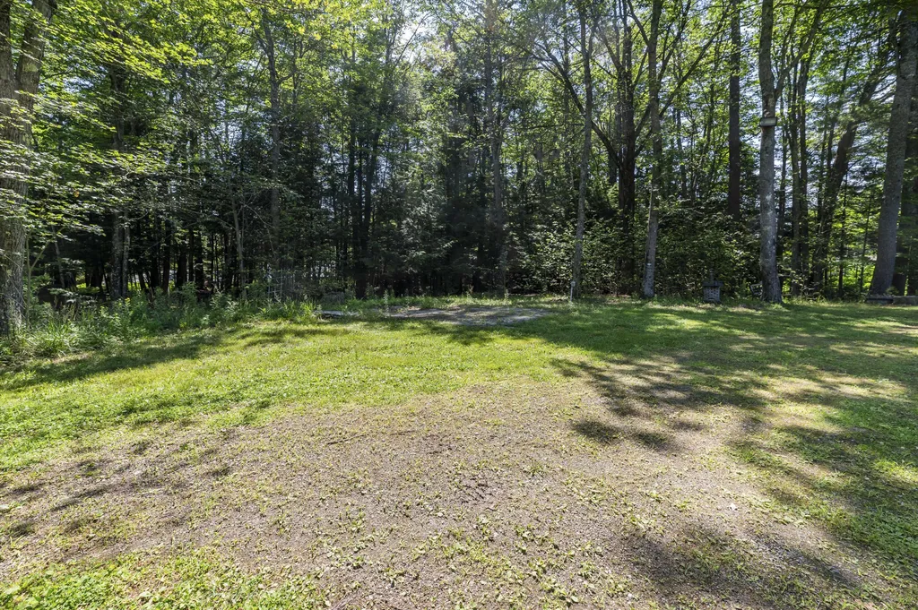 14 Blt Lane Farmingdale ME 04344