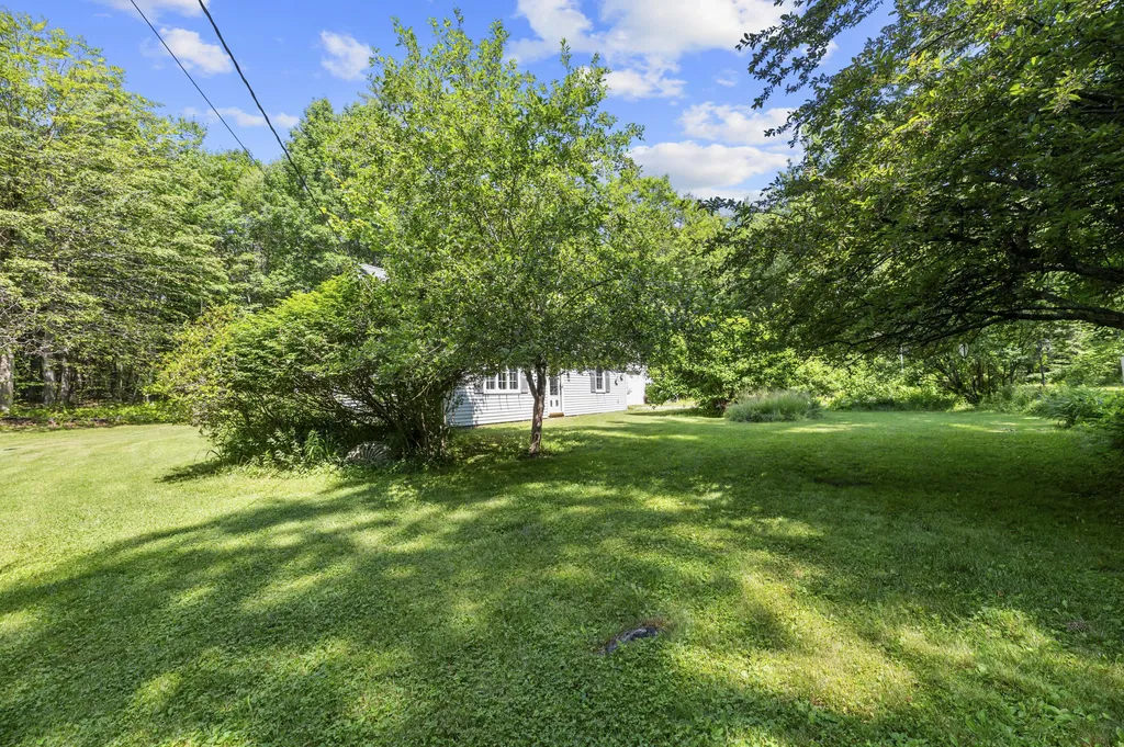 14 Blt Lane Farmingdale ME 04344