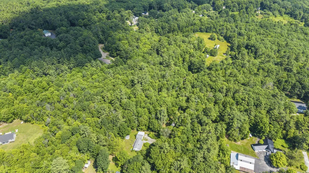14 Blt Lane Farmingdale ME 04344
