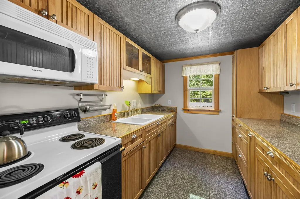 14 Blt Lane Farmingdale ME 04344