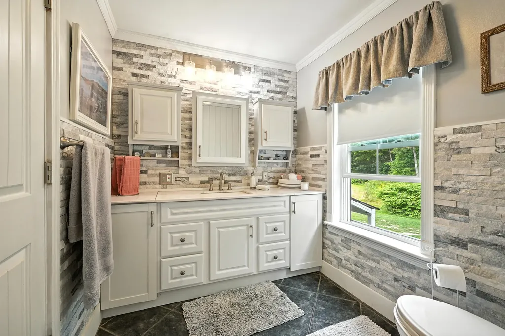 725 Cedar Grove Road Dresden ME 04342