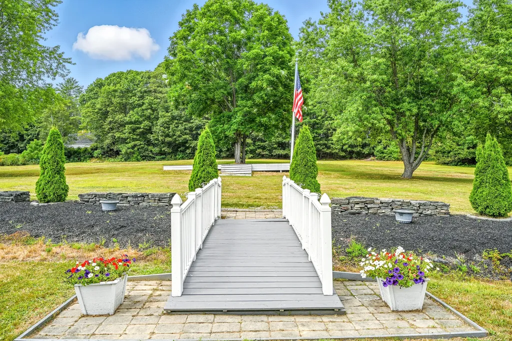 725 Cedar Grove Road Dresden ME 04342